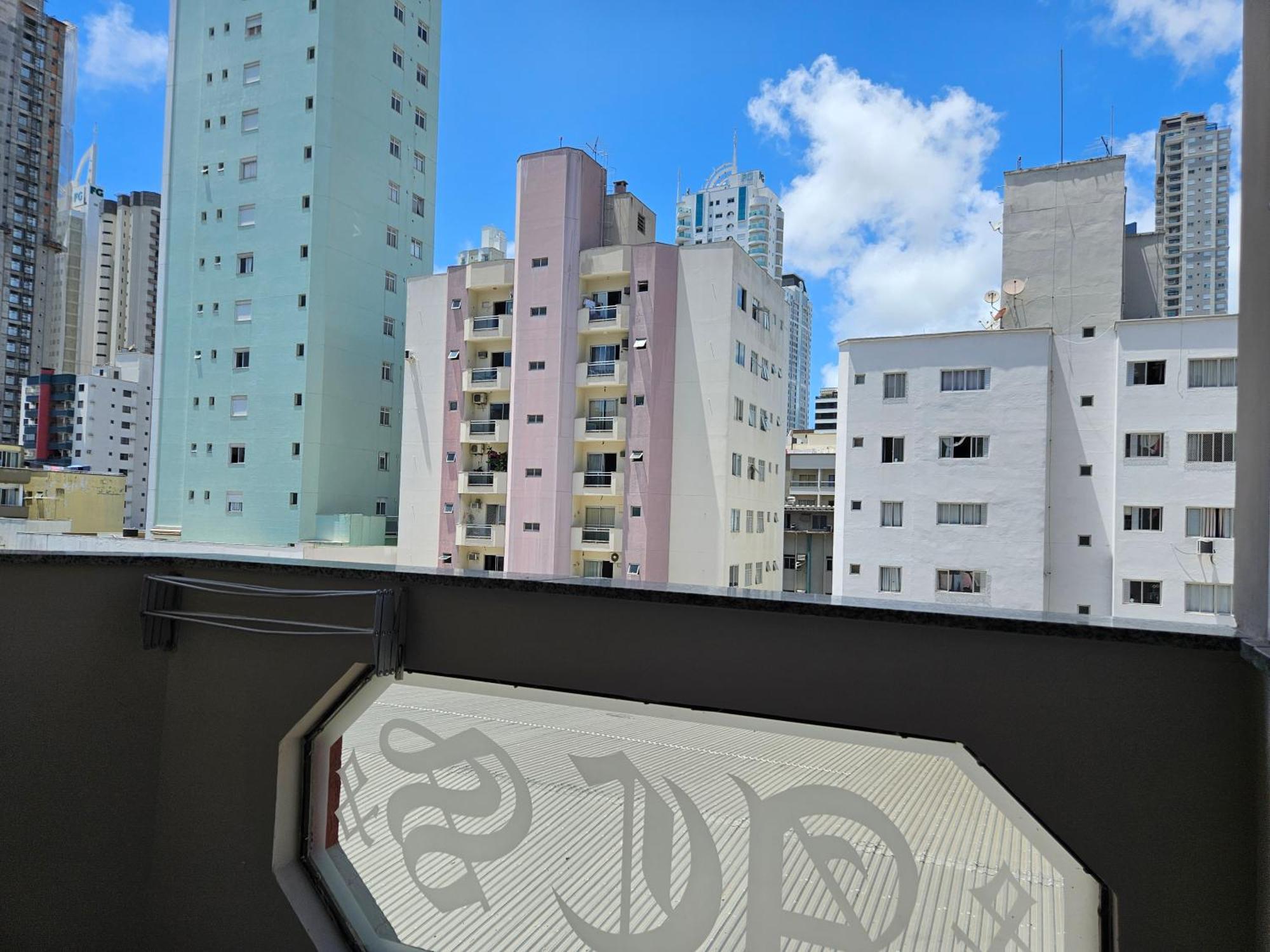2 Quartos A 200Mts Praia Central, Garagem, Churrasqueira, Wi-Fi 90 Mbps, Pet Friendly Balneario Camboriu Luaran gambar